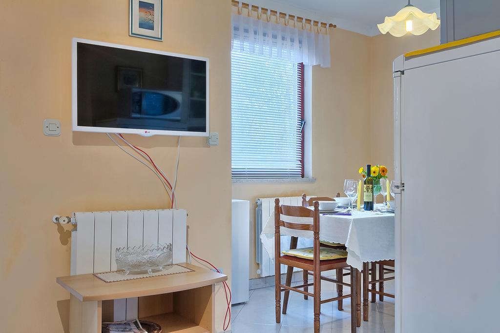 Apartments Valoda Nedescina ภายนอก รูปภาพ
