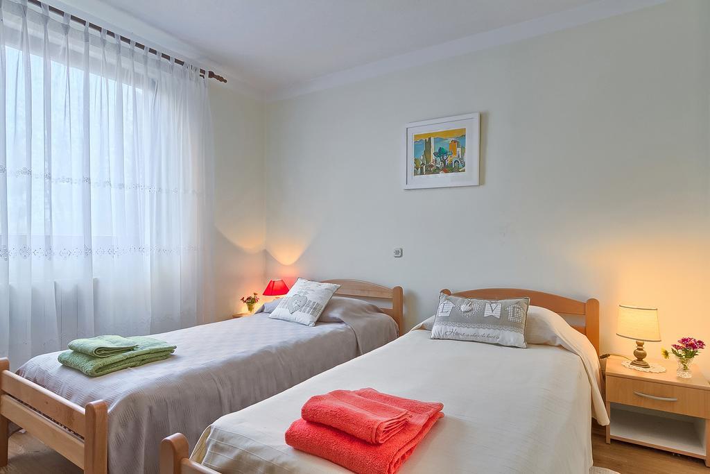 Apartments Valoda Nedescina ภายนอก รูปภาพ
