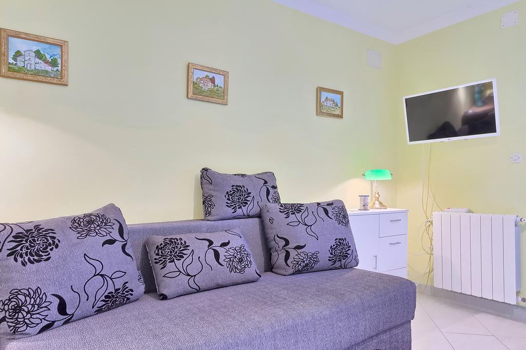 Apartments Valoda Nedescina ภายนอก รูปภาพ